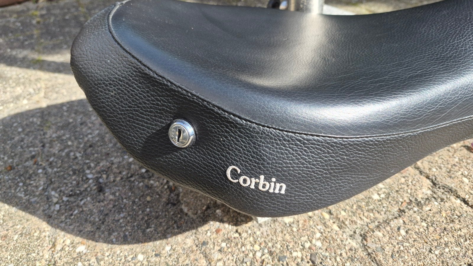 Nette Corbin solo zadel, Motoren, Onderdelen | Harley-Davidson, Ophalen of Verzenden, Gebruikt