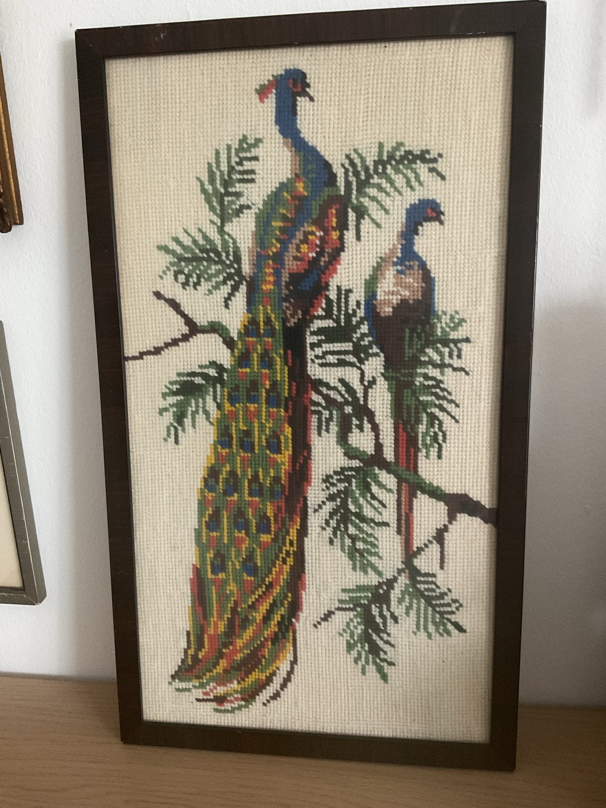 Vintage Borduurwerk schilderij Pauwen in Lijst ., Antiek en Kunst, Dieren, Ophalen of Verzenden, Klassiek, Ingelijst