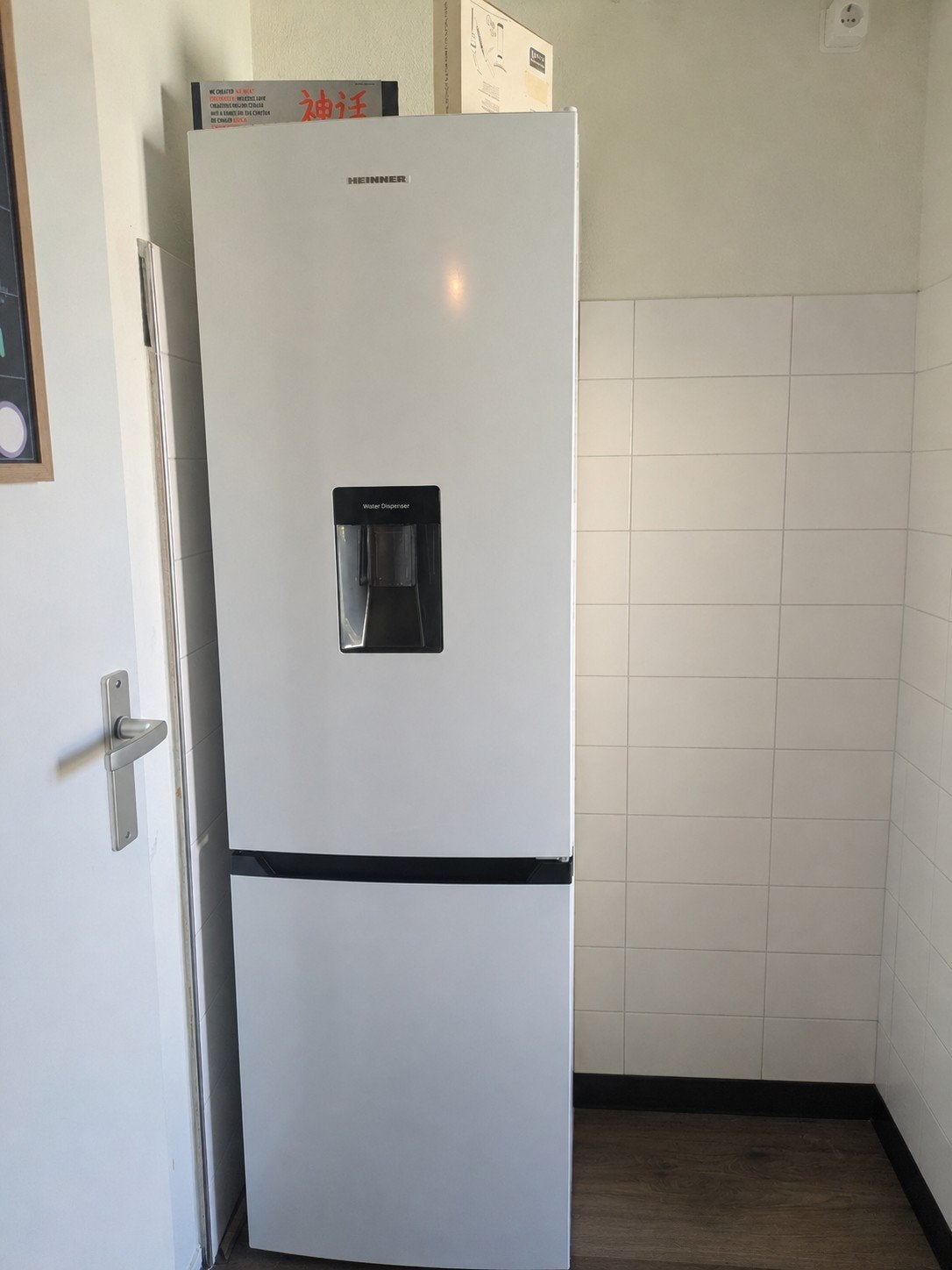 Koelkast met waterdispenser - Heinner, Gebruikt, 200 liter of meer, 60 cm of meer, Met aparte vriezer