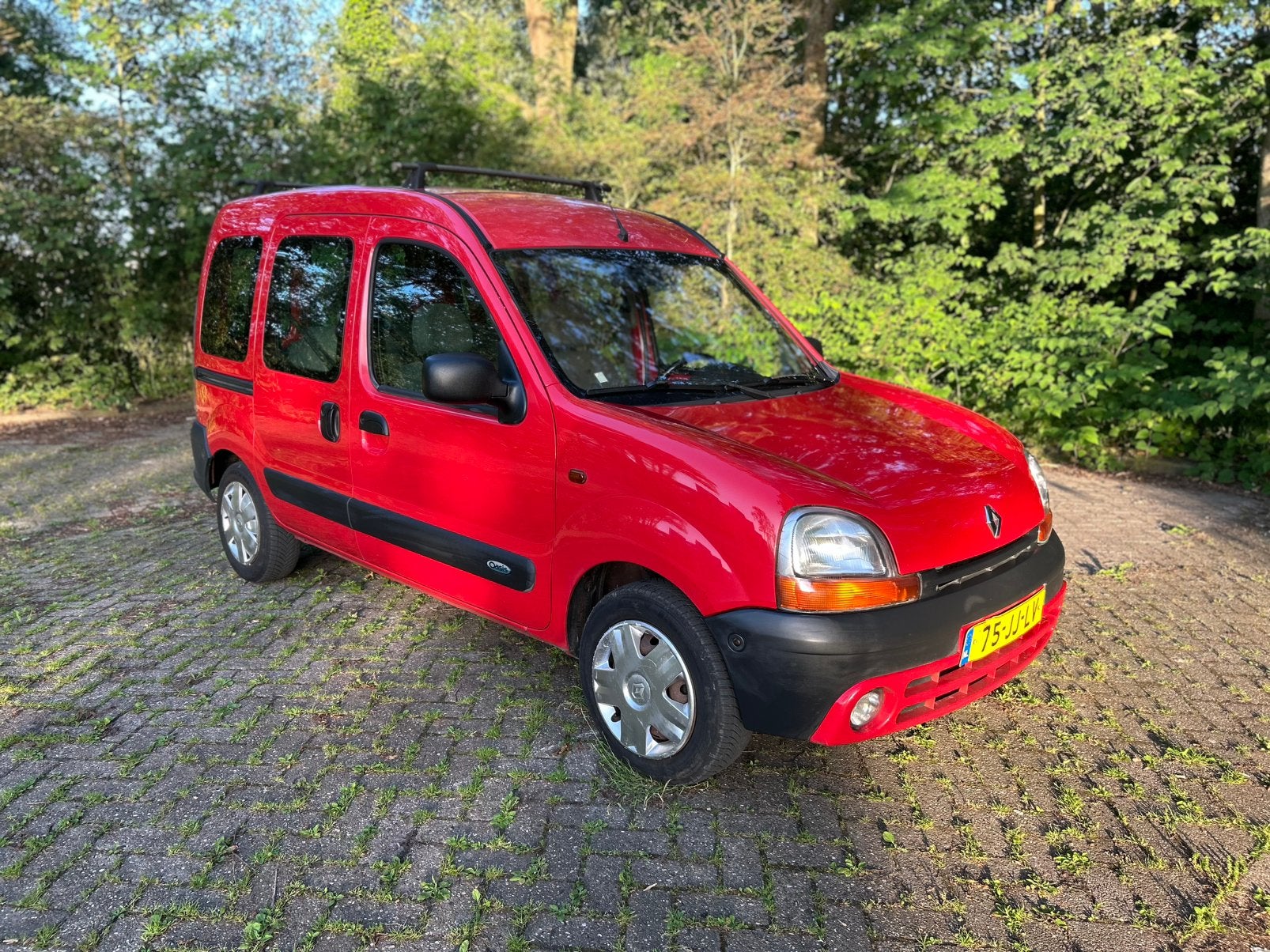 Renault Kangoo 1.6 16V 70KW 2002 Rood, Auto's, 40 €/maand, Origineel Nederlands, Handgeschakeld, Kangoo