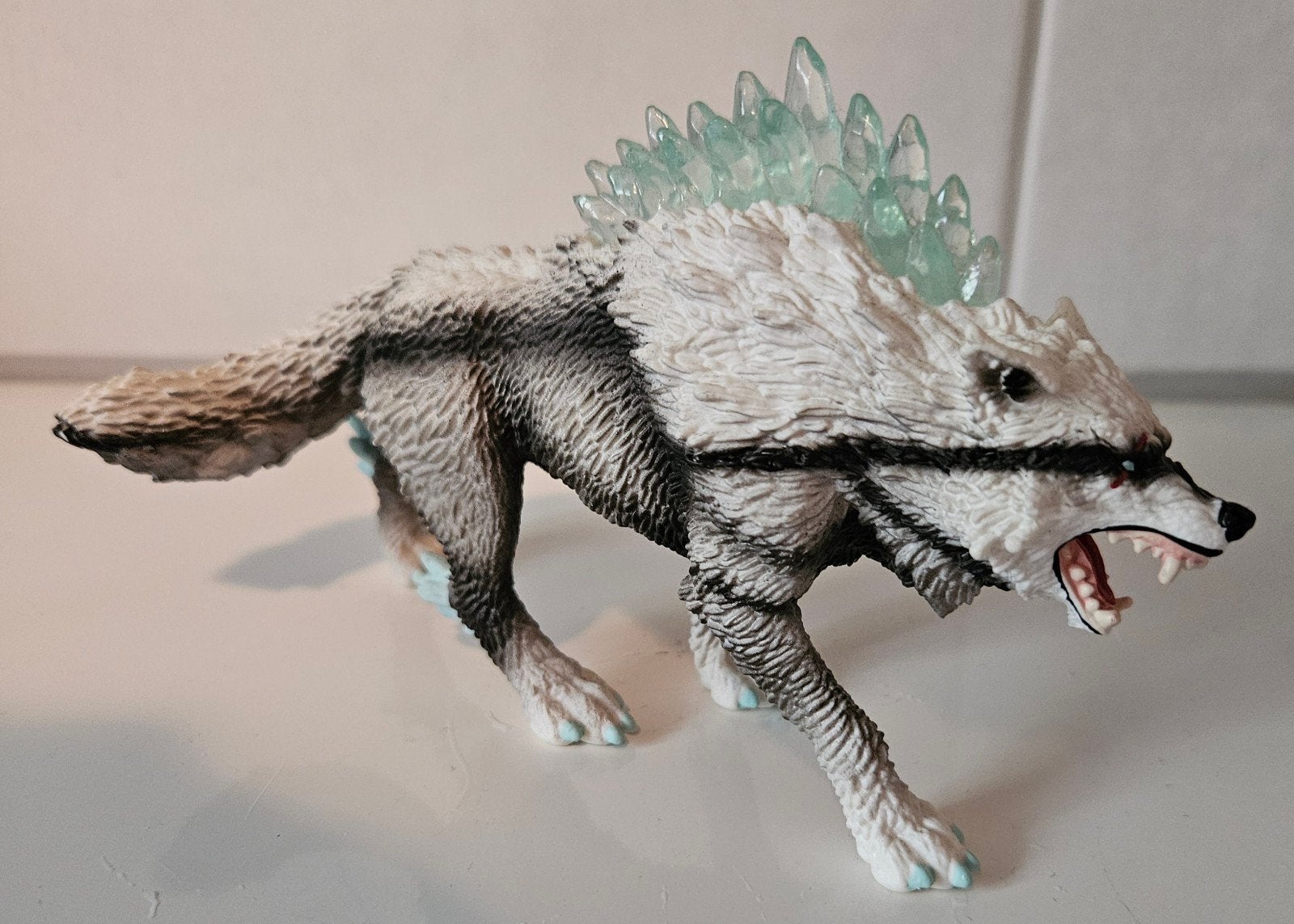 SCHLEICH ELDRADOR SNEEUWWOLF, Verzamelen, Ophalen of Verzenden, Zo goed als nieuw, Wild dier, Beeldje of Figuurtje
