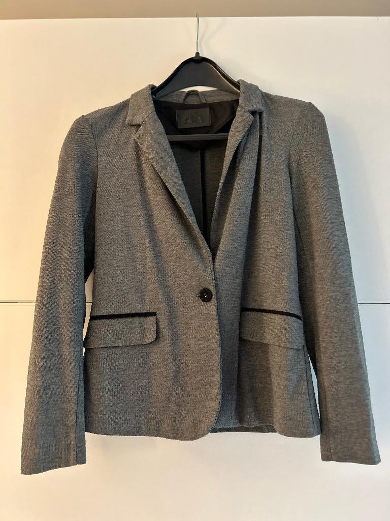Vero Moda grijze vest met zwarte bies, Vero Moda, Ophalen of Verzenden, Zo goed als nieuw, Maat 36 (S)