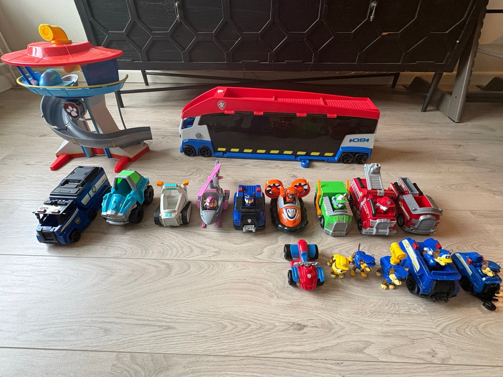 Grote Paw Patrol set: Uitkijktoren, Patroller en voertuigen, Ophalen of Verzenden, Gebruikt
