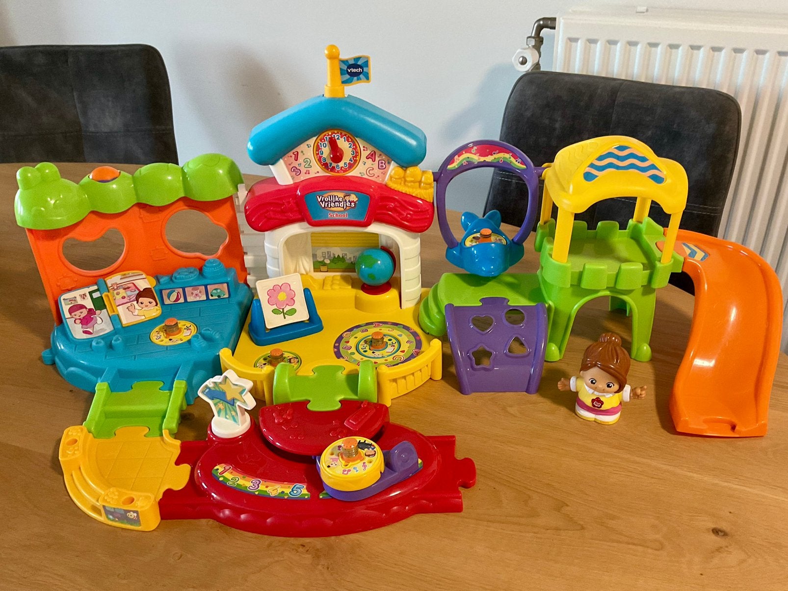 Vtech : Vrolijke Vriendjes School, Kinderen en Baby's, Speelgoed | Vtech, Ophalen, Gebruikt, 6 maanden tot 2 jaar