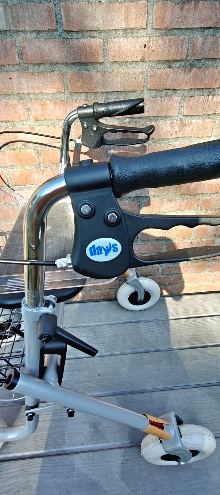 "Stevige Days rollator (zilver) met anatomische handvatten", Diversen, Rollators, Ophalen of Verzenden