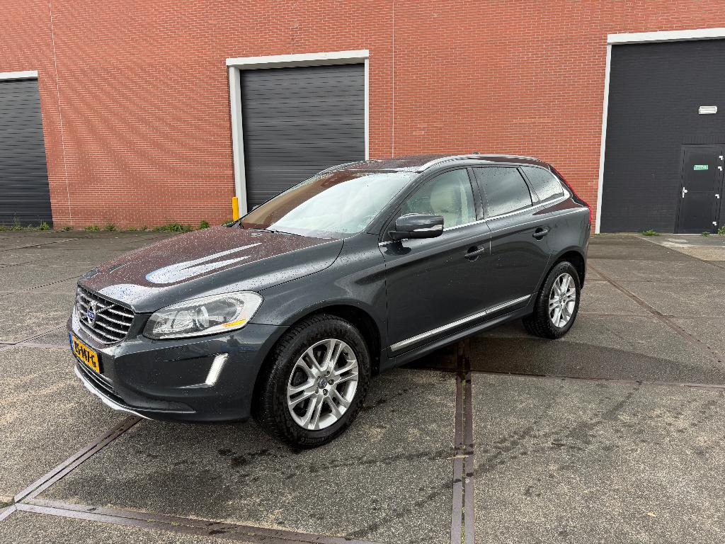Volvo XC60 2.0 D4 summum 2014 Grijs, Auto's, Volvo, Particulier, XC60, Airbags, Bluetooth, Bochtverlichting, Climate control, Dakrails