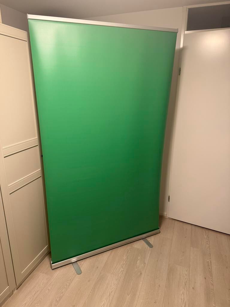 Green screen, Ophalen, Zo goed als nieuw, Achtergrond