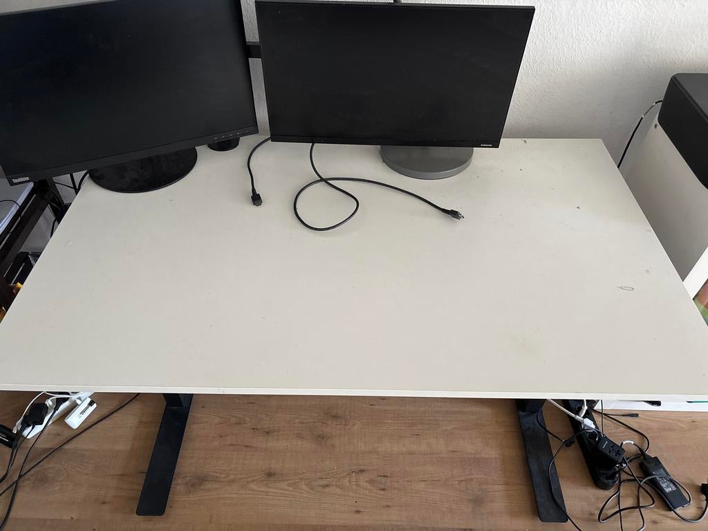 IKEA TROTTEN Zit-sta bureau Verstelbaar in hoogte en breedte, Ophalen, Zit-sta bureau, Spaanplaat of MDF, In hoogte verstelbaar