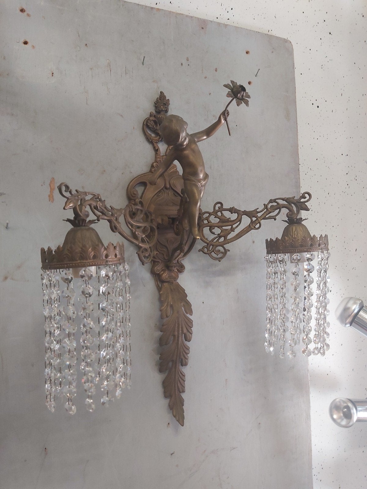 Gave grote antieke bronzen kristallen cupido engel wandlamp, Ophalen of Verzenden