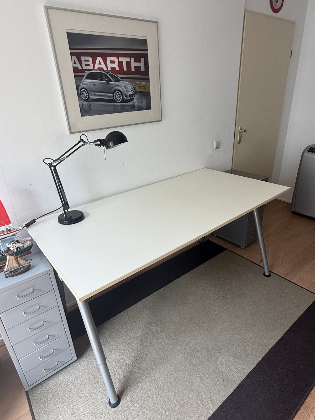 IKEA verstelbaar bureau, Ophalen, 160 cm, Gebruikt, In hoogte verstelbaar