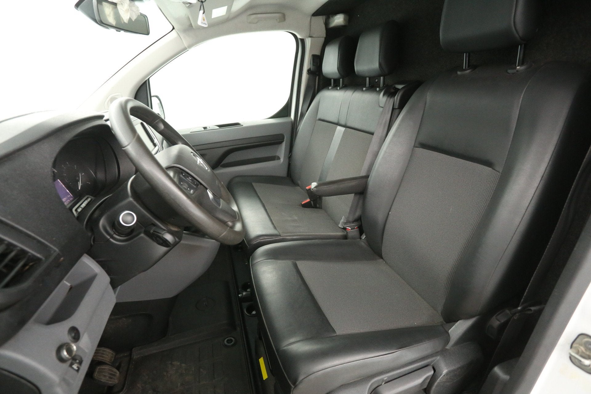 Opel Vivaro 2.0 CDTI L3H1 | Airco | Camera | Cruise | 3 Zits, Auto's, Gebruikt, Euro 6, 4 cilinders, 2500 kg