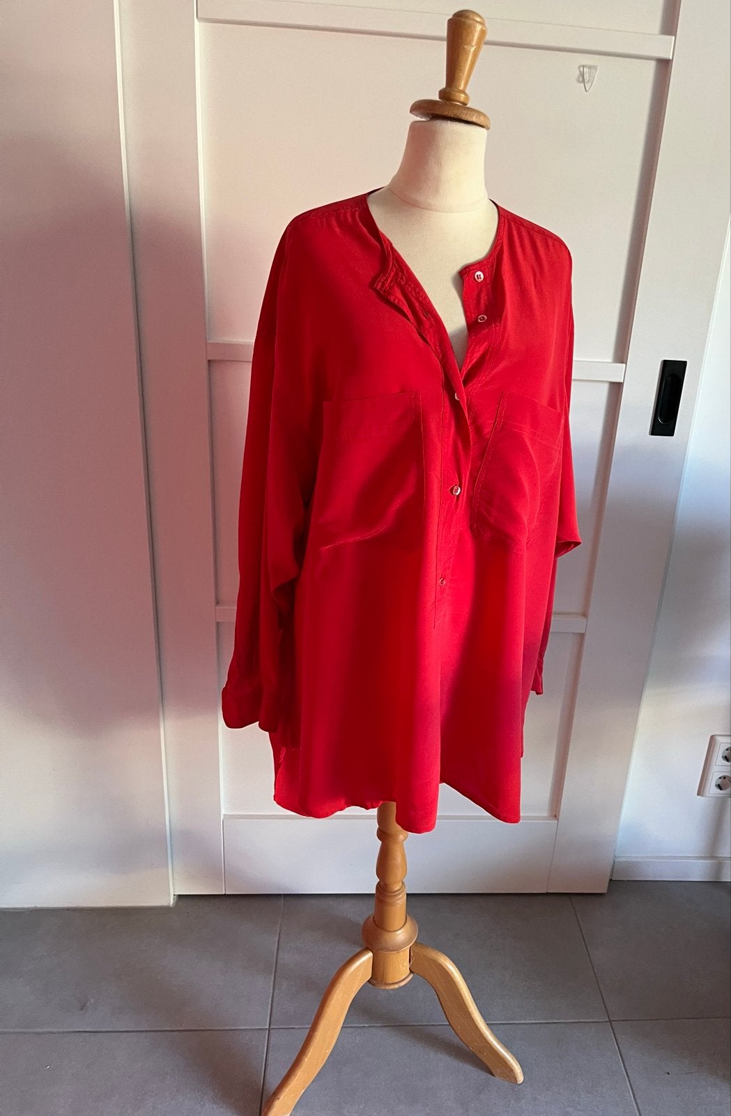 Rode Aspesi zijden blouse maat 44 met afgeronde zoom, Ophalen of Verzenden, Zo goed als nieuw, Maat 42/44 (L), Rood