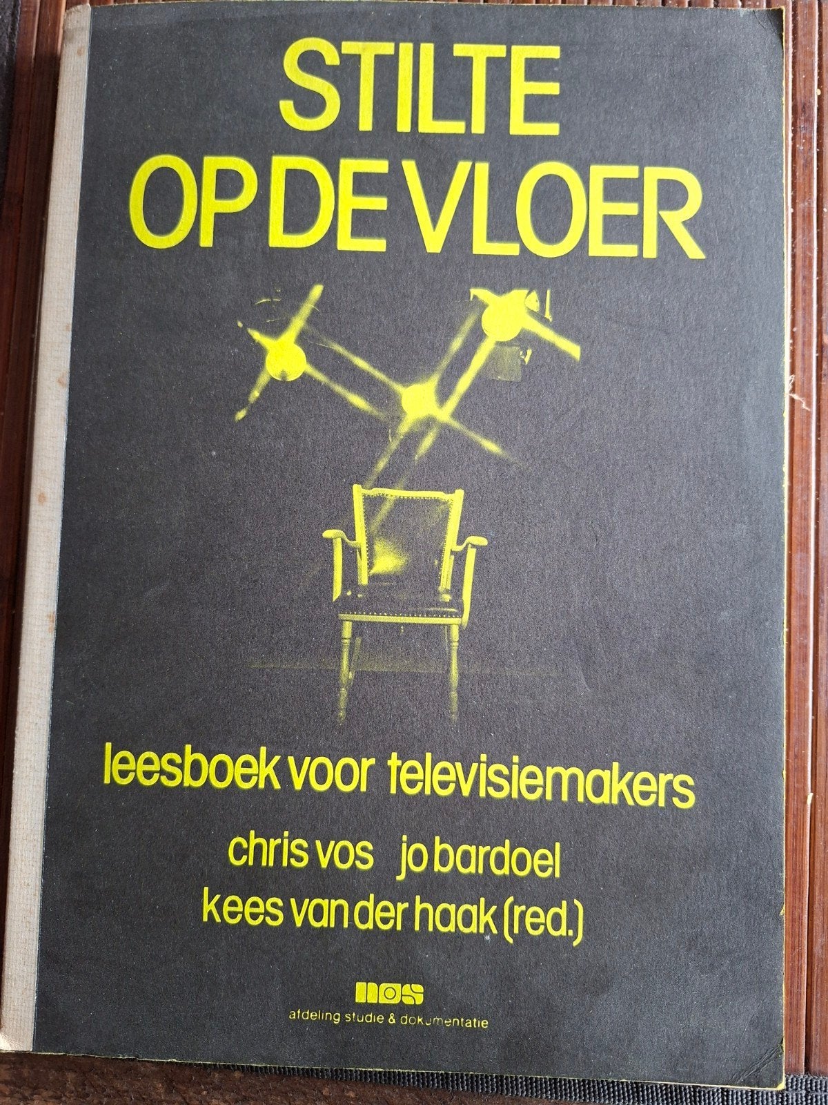 Stilte op de Vloer - Leesboek voor televisiemakers, Boeken, Ophalen of Verzenden, Gelezen, Chris Vos, Jo Bardoel, Kees van der Haak (red.)