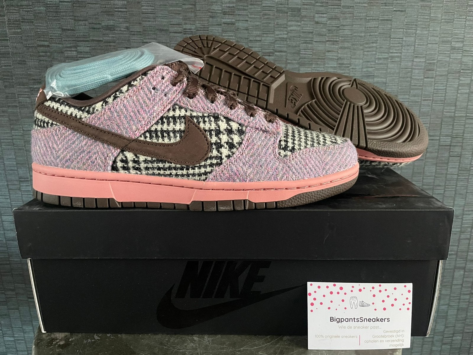 Nike Dunk Low EU 42 Harris Tweed Multi color HQ5036-902, Kleding | Heren, Schoenen, Wit, Nieuw, Ophalen of Verzenden, Sneakers of Gympen
