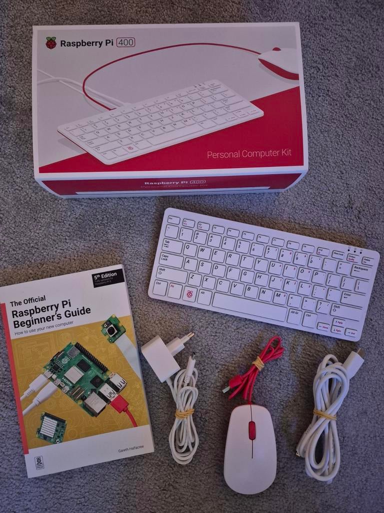 Raspberry Pi 400 Personal Computer Kit - Zo goed als nieuw, Computers en Software, Desktop Pc's, Zo goed als nieuw, Minder dan 2 Ghz
