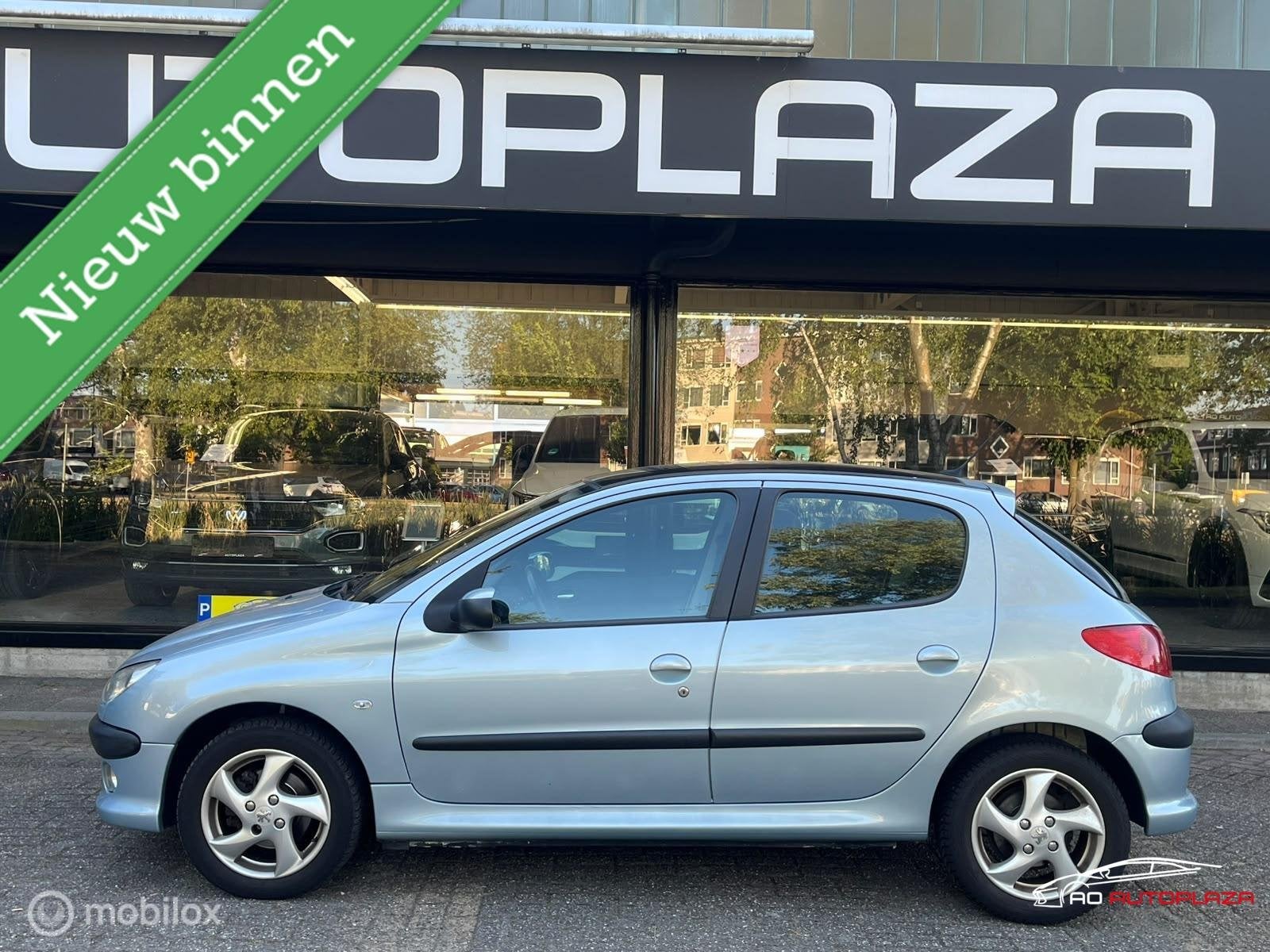 Peugeot 206 1.6-16V Griffe Automaat Airco/Panoramadak INRUIL, 40 €/maand, 4 cilinders, 1039 kg, Bedrijf