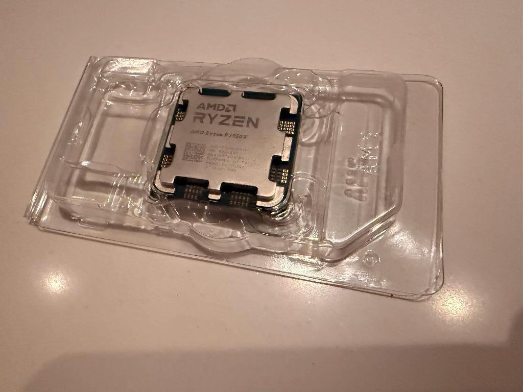 AMD Ryzen 9 7950X, Computers en Software, Processors, Ophalen of Verzenden, 3 tot 4 Ghz