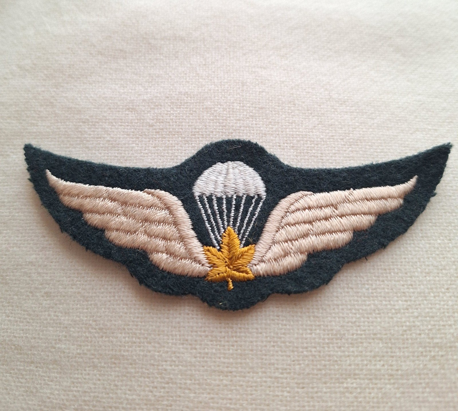 WO2 model parawing Canadian Parachute  postwar jaren '50, Verzenden, Landmacht, Engeland, Embleem of Badge