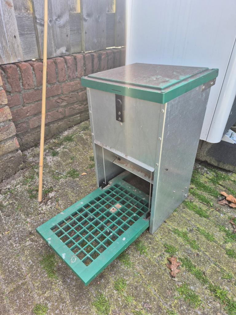 Kippen voerbak, Dieren en Toebehoren, Pluimvee | Toebehoren, Ophalen, Gebruikt, Drinken en Voederen