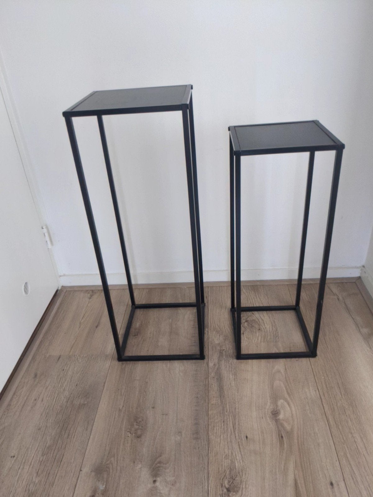 Twee bijzettafeltjes, Ophalen, Gebruikt