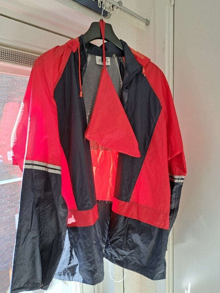 Rood-blauwe regenjas maat XL in meeneemhoes, Ophalen, Gebruikt, Regenjas, Heren
