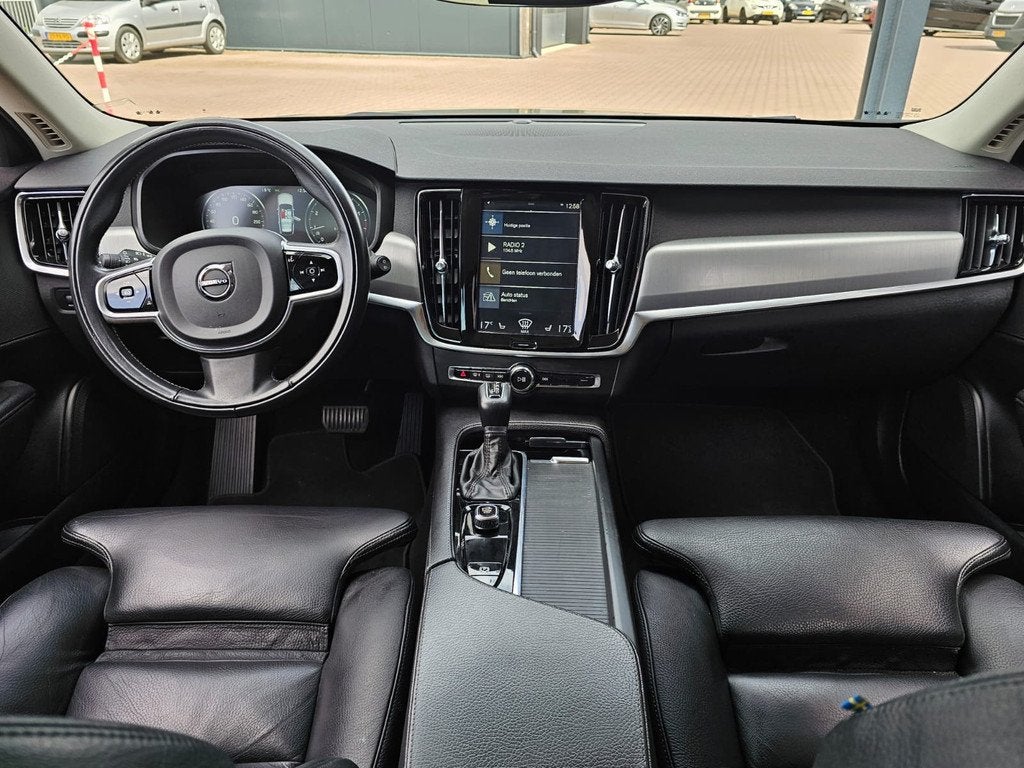Volvo V90 2.0 T4 Momentum | Automaat | LED | Trekhaak | App-, Auto's, Volvo, 15 km/l, 1616 kg, 93 €/maand, 750 kg