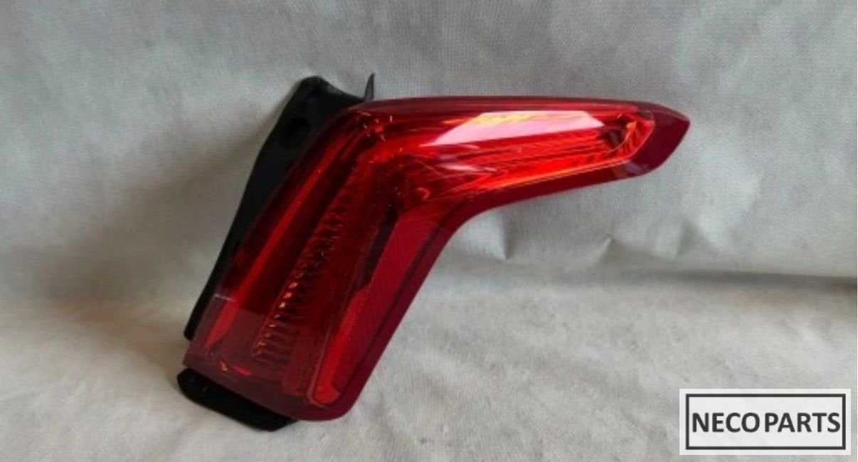 CADILLAC XT5 LED ACHTERLICHT ORIGINEEL ALLES LEVERBAAR!!!, Cadillac, Gebruikt, -, -