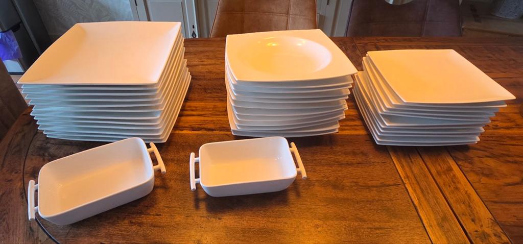 Yong Squito servies, Ophalen, Zo goed als nieuw, Bord(en), Overige stijlen