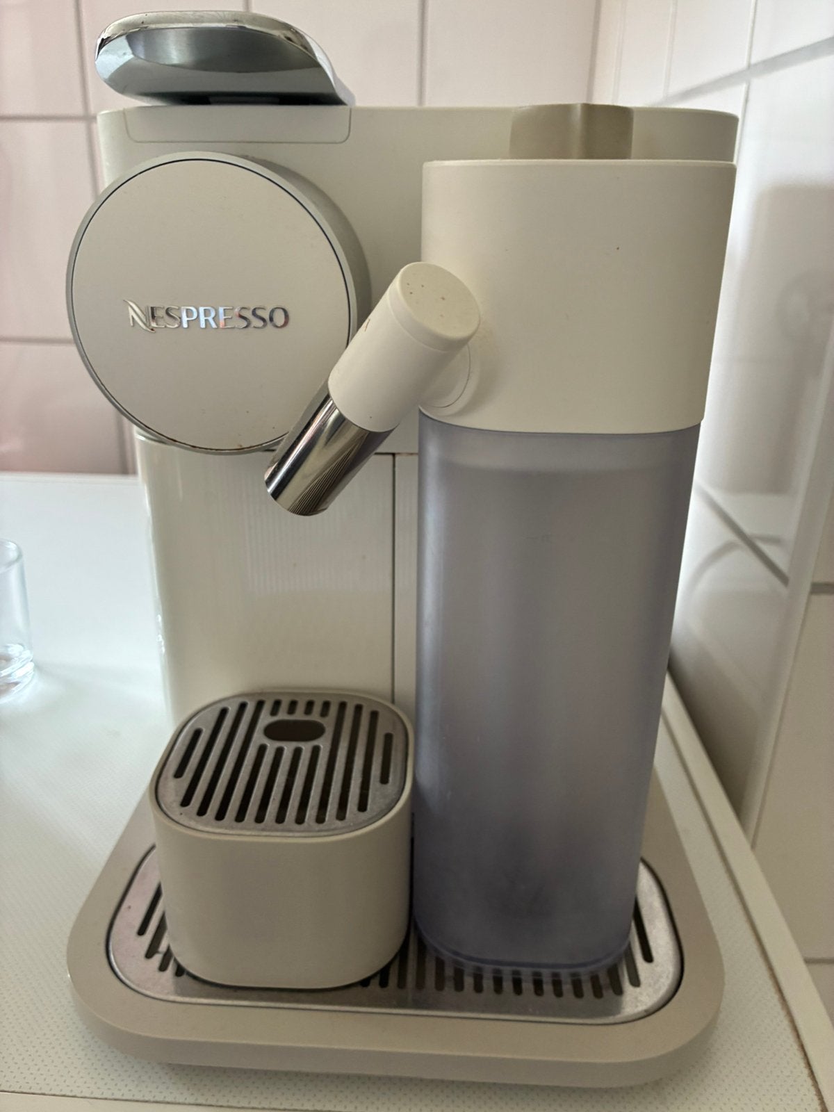 Nespresso, Witgoed en Apparatuur, Koffiezetapparaten, Ophalen, Zo goed als nieuw