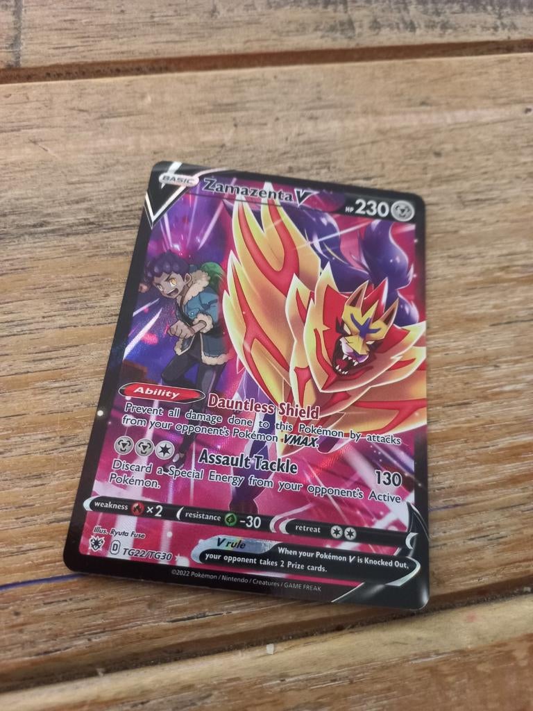 Zamazenta v, Hobby en Vrije tijd, Verzamelkaartspellen | Pokémon, Ophalen of Verzenden, Zo goed als nieuw, Losse kaart, Foil