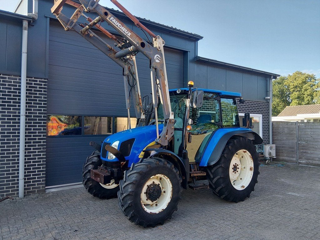 New Holland T5050 met voorlader, Lungo Stura Lazio 19
10156  Turin, IT, 80 tot 120 Pk, Cnh.italia@pec.cnhind.com, CNH Indust