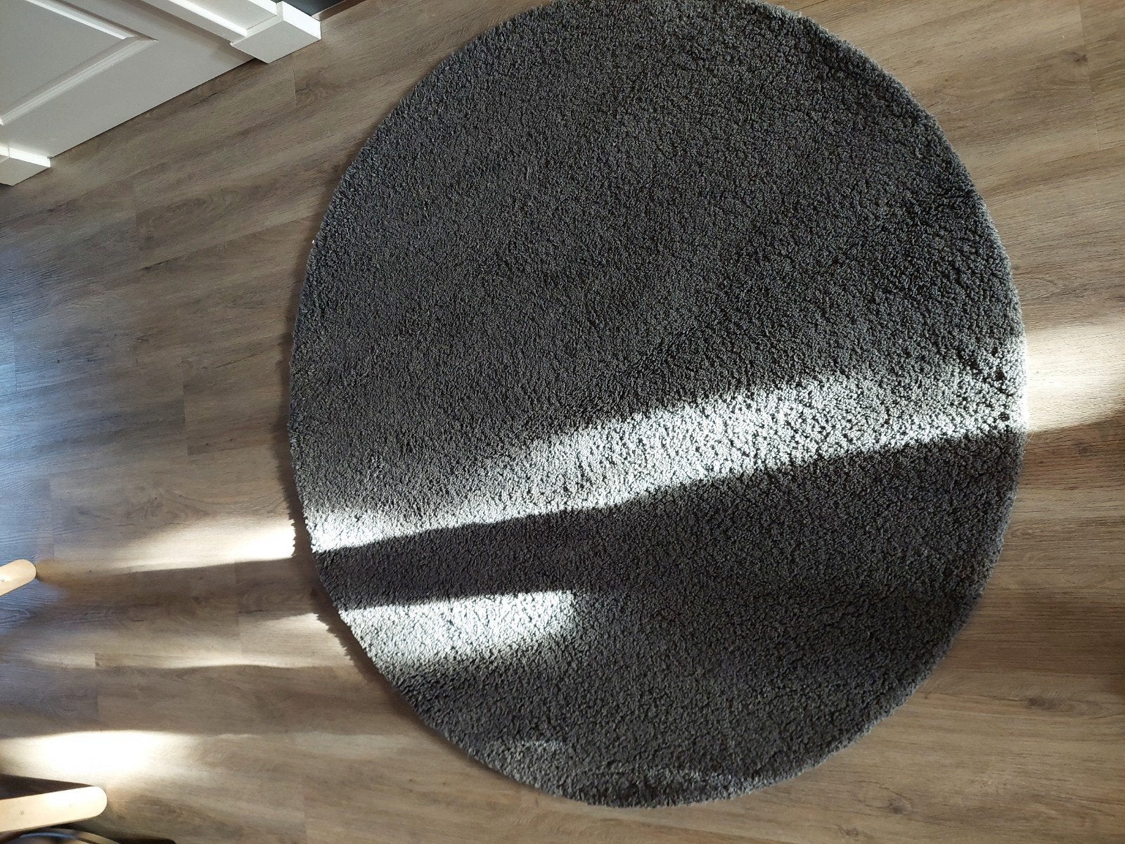 IKEA ÅDUM rond hoogpolig vloerkleed – donkergrijs – Ø130 cm, Ophalen, Rond, Zo goed als nieuw, Grijs