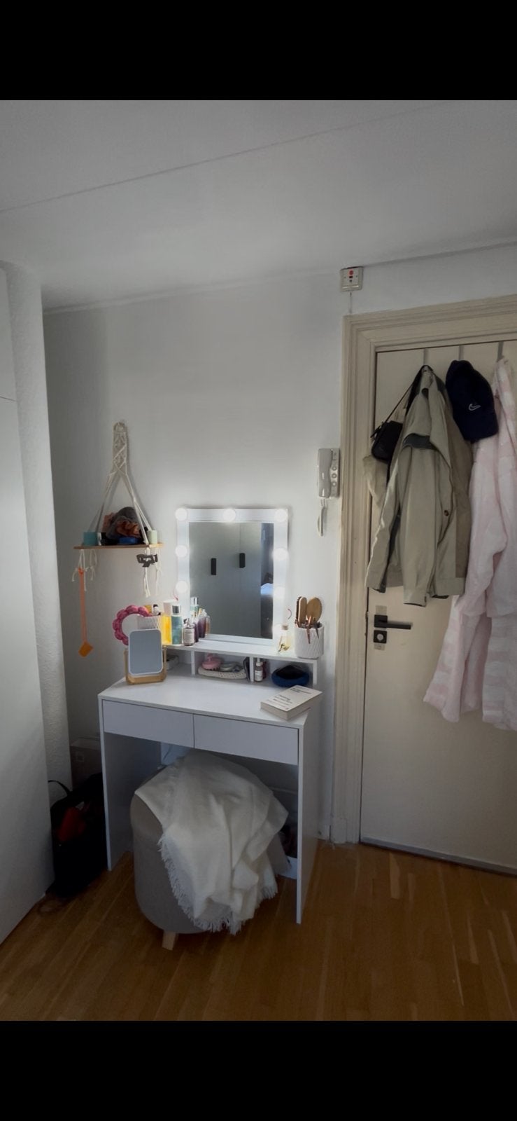 Kaptafel met spiegel en LED-verlichting, Huis en Inrichting, Tafels | Kaptafels, Ophalen of Verzenden, Zo goed als nieuw, 50 tot 100 cm