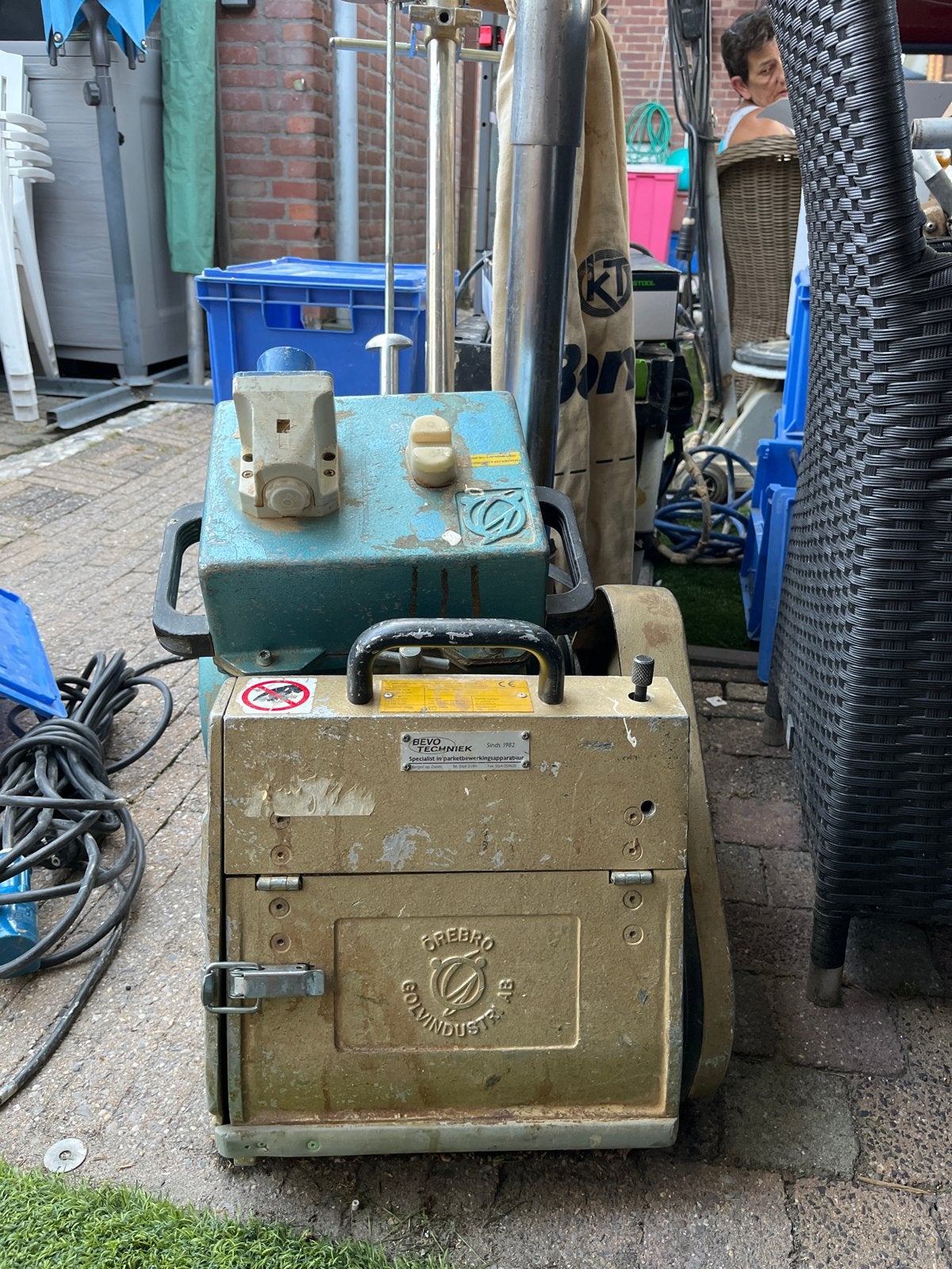 Professionele parketschuurmachine - Bevo Techniek, Ophalen, Gebruikt, 1200 watt of meer, Bandschuurmachine