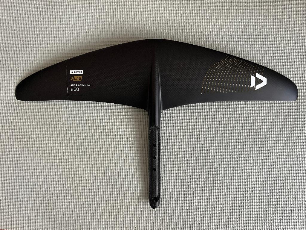 Wingfoil Duotone Aero Carve 2.0 DLAB 850 frontwing + stab, Watersport en Boten, Ophalen, Zo goed als nieuw, Wingsurf-accessoire