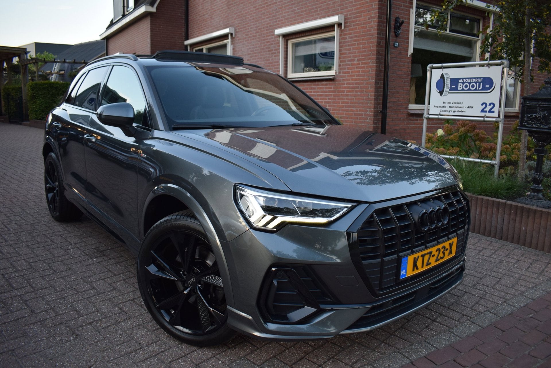 Audi Q3 45 TFSI e S-LINE AUTOM/PANO DAK/ADAP CRUISE/TREKH/MA, Auto's, Dealer onderhouden, Gebruikt, Euro 6, Hybride Elektrisch/Benzine