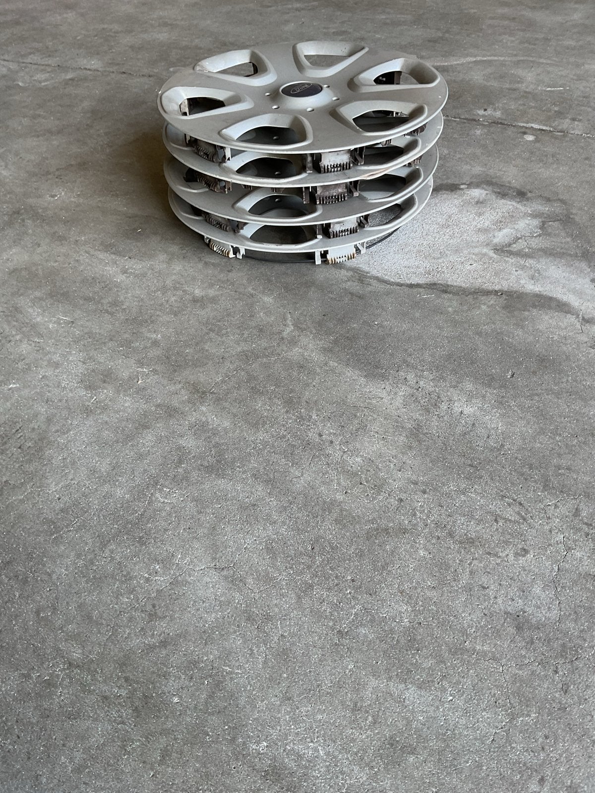 4 wieldoppen Ford Ka - 14 inch, Ophalen, Gebruikt