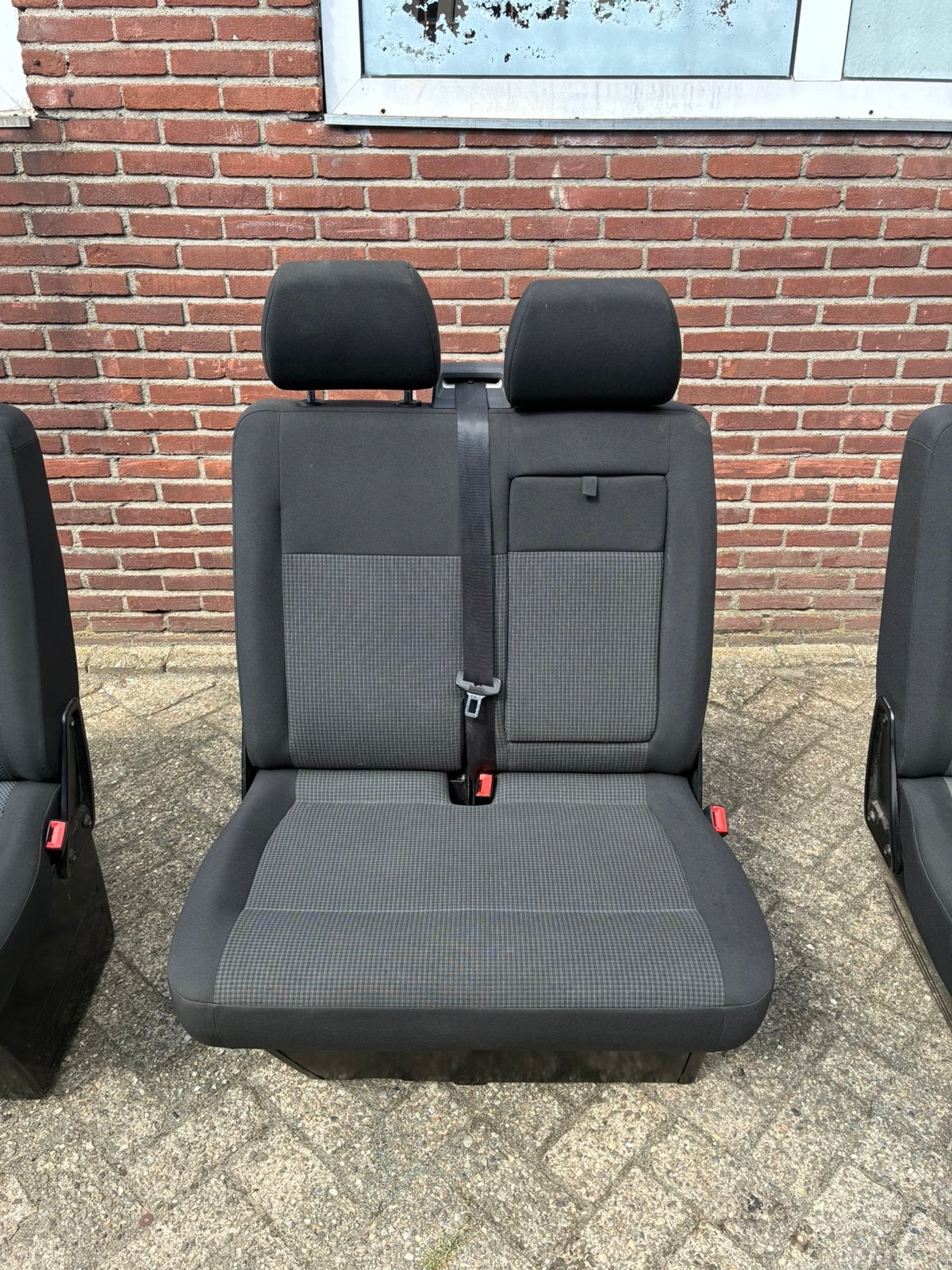 Foto 4 van Volkswagen Transporter T6 banken SIMORA AUSTIN DOUBLE GRID