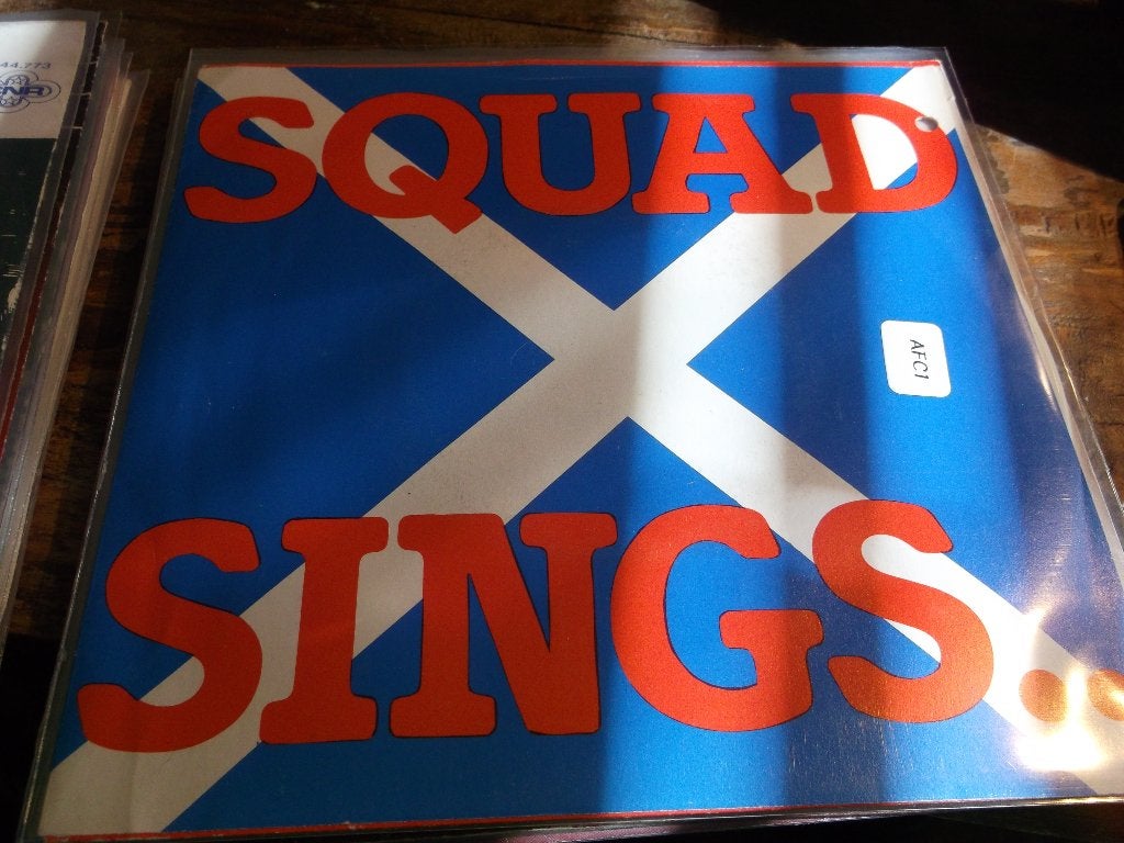 aberdeen fc  Squad sings 59, Ophalen of Verzenden, Gebruikt, 7 inch, Pop