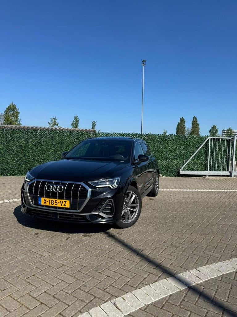 Audi Q3 35 Tfsi 150pk S Tronic 2021 Zwart, Auto's, Audi, 4 cilinders, 150 pk, 1505 kg, Zwart
