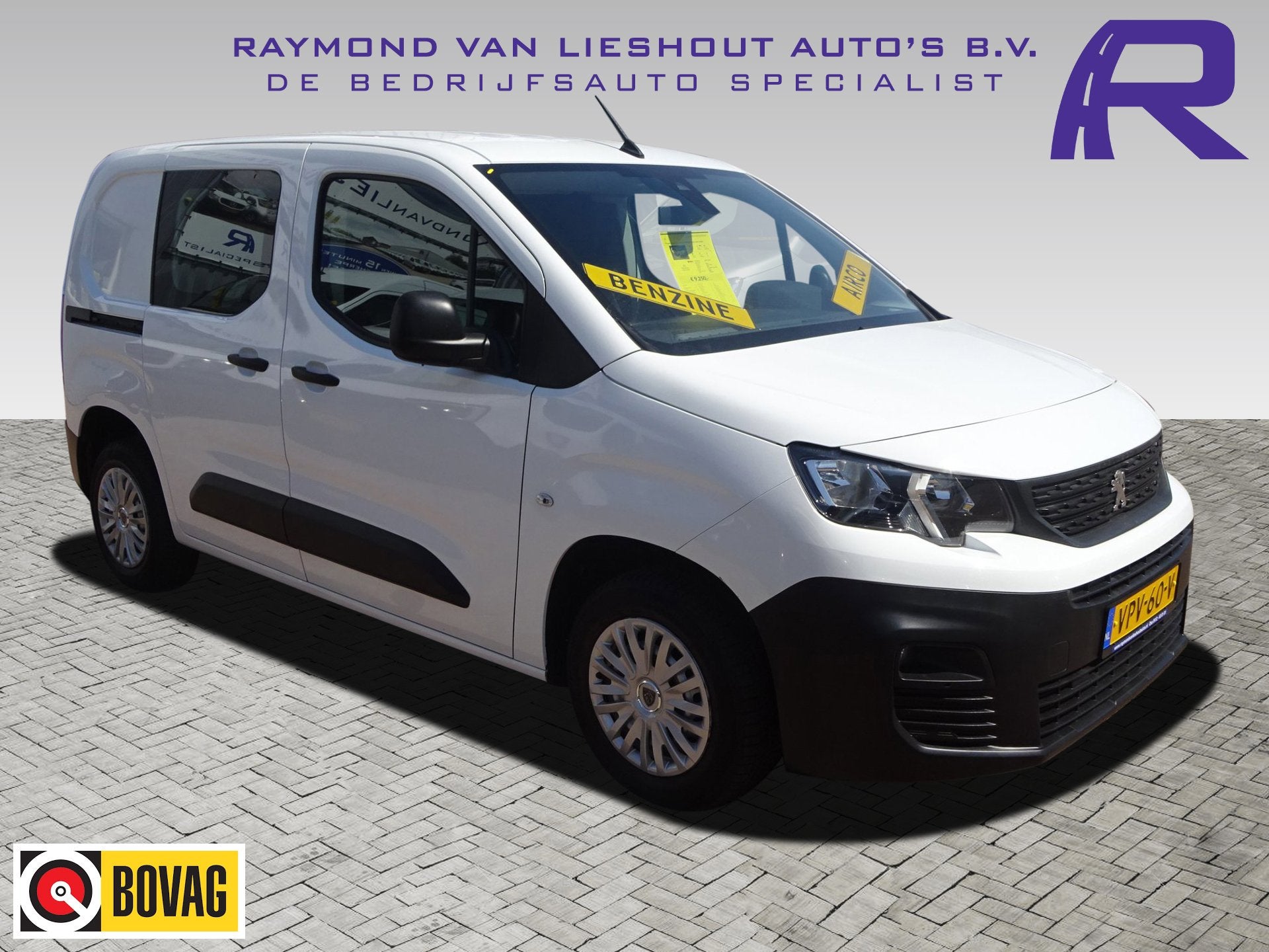 Peugeot Partner 1.2 PureTech Pro BENZINE AIRCO NAVI CRUISE C, Voorwielaandrijving, Dealer onderhouden, Gebruikt, 1199 cc