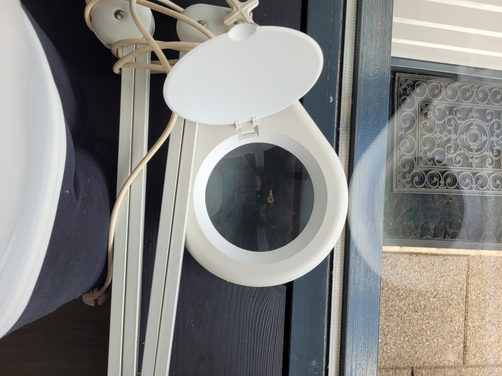 Vergrootglaslamp met tafelsteun, Ophalen, Gebruikt, Wit, Metaal