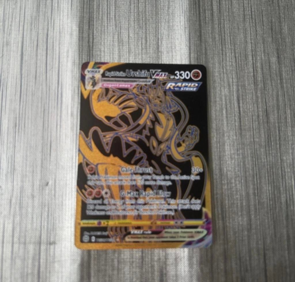 Urshifu Vmax rapidstrike goud POKEMON, Ophalen of Verzenden, Zo goed als nieuw, Losse kaart, Foil