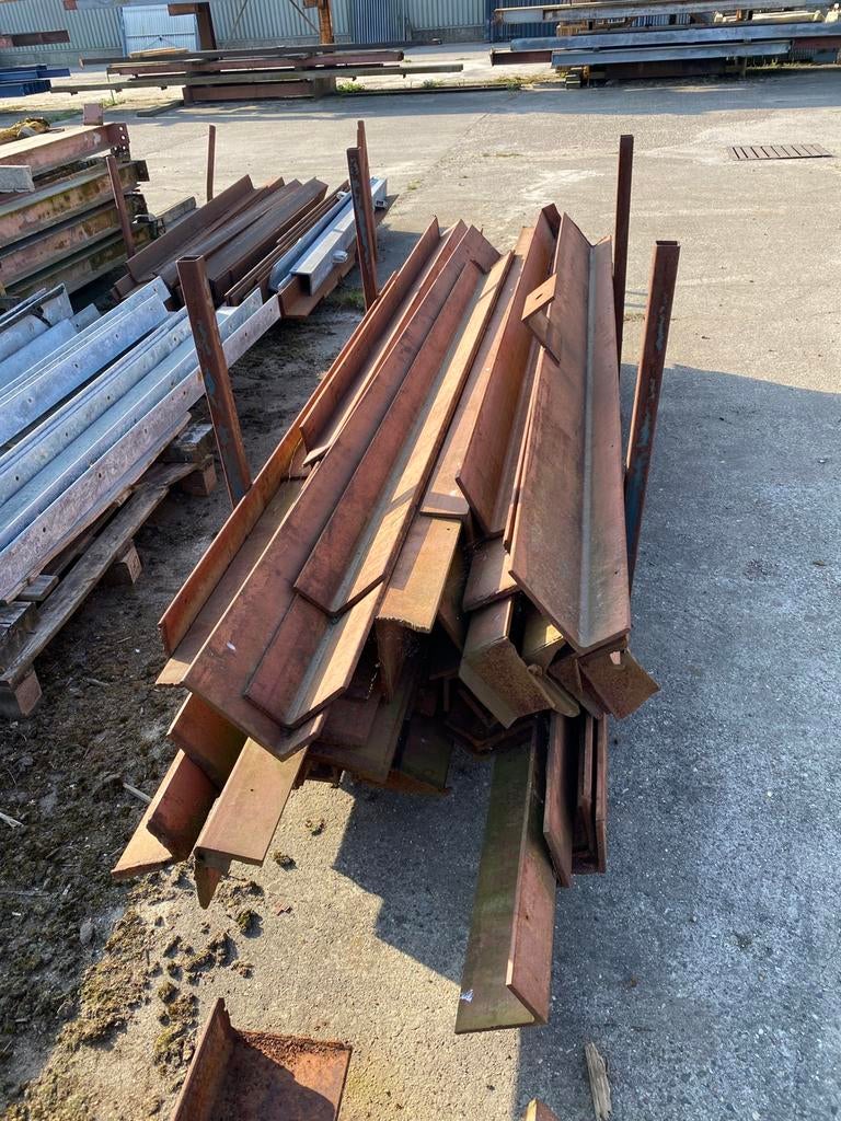 HOEKLIJNEN/LATEIEN 200X100X10 (2,2m/2,9m), Doe-het-zelf en Verbouw, Ophalen, Gebruikt, IJzer