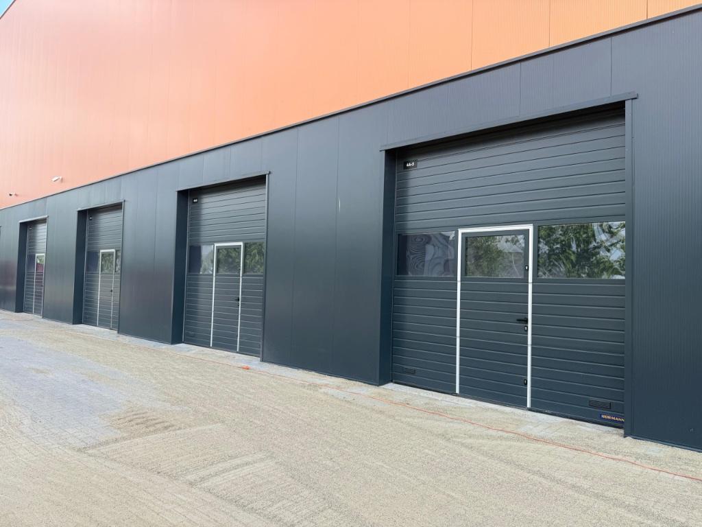 TE KOOP GARAGEBOXEN/BEDRIJFSUNITS OUDE-TONGE O, 50 m², Koop, Bedrijfsruimte