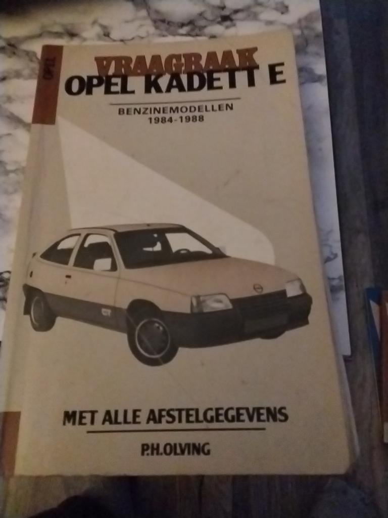 Opel Kadett E - Benzinemodellen 1984-1988, Boeken, Auto's | Boeken, Ophalen of Verzenden, Gelezen, Opel, P.H. Olving