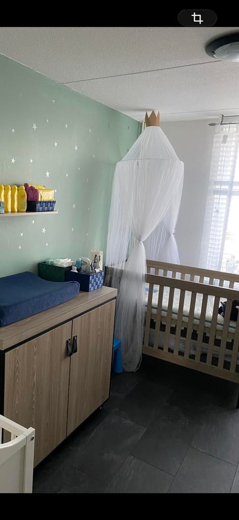 Comode en baby ledikant €250, Kinderen en Baby's, Kinderkamer | Complete kinderkamers, Ophalen, Zo goed als nieuw, Jongetje of Meisje