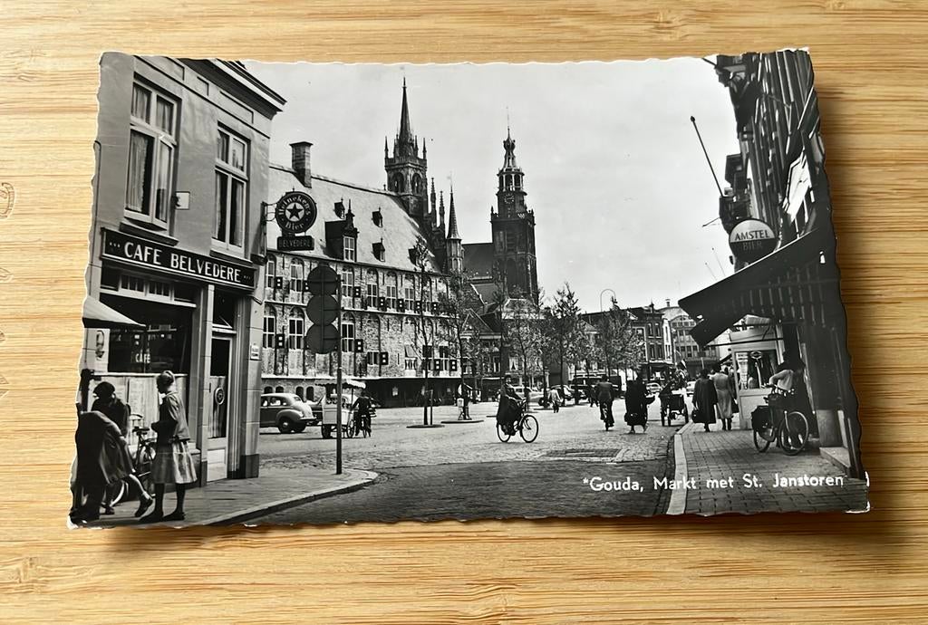 Gouda Markt St Janstoren Café Belvedere Ijscokar, Ophalen of Verzenden, 1940 tot 1960, Ongelopen, Zuid-Holland