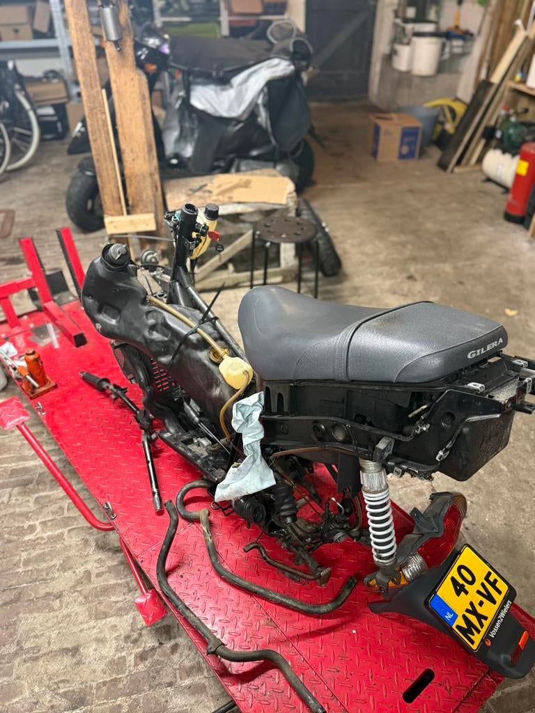 Gilera runner DD a1 frame/ onderdelen runner 125cc, Fietsen en Brommers, Brommeronderdelen | Scooters, Ophalen of Verzenden, Zo goed als nieuw