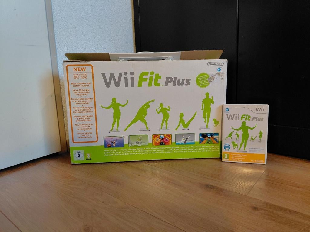 Wii Fit Plus Bundle, Spelcomputers en Games, Ophalen, 1 speler, Zo goed als nieuw, Vanaf 3 jaar